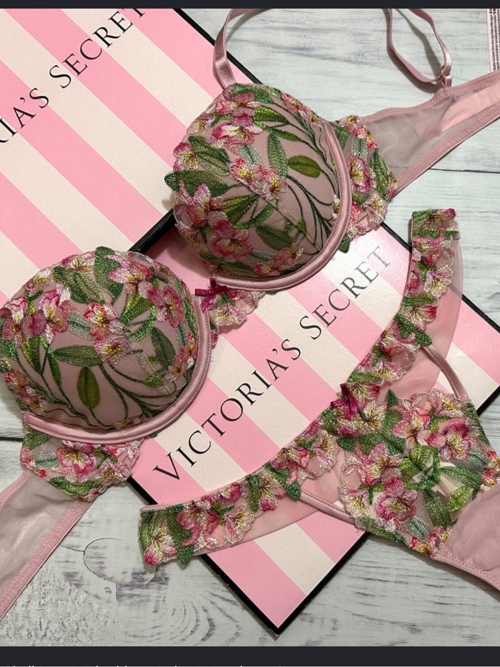 Victoria’s Secret Floral Embroidered Bra & Thong Set Pink 32DD